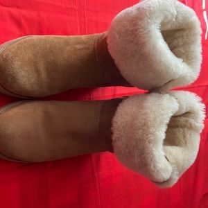 Ugg, Amie Shearling mid calf boot. Chestnut.